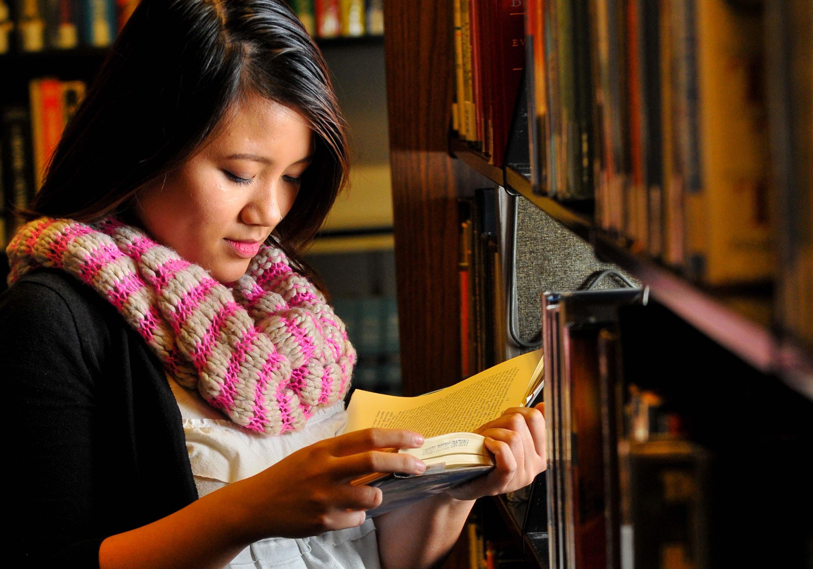 Student browsing library
